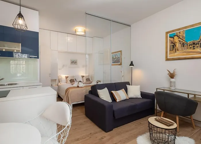 Apartament Jojo - Feel The City's Heartbeat Split
